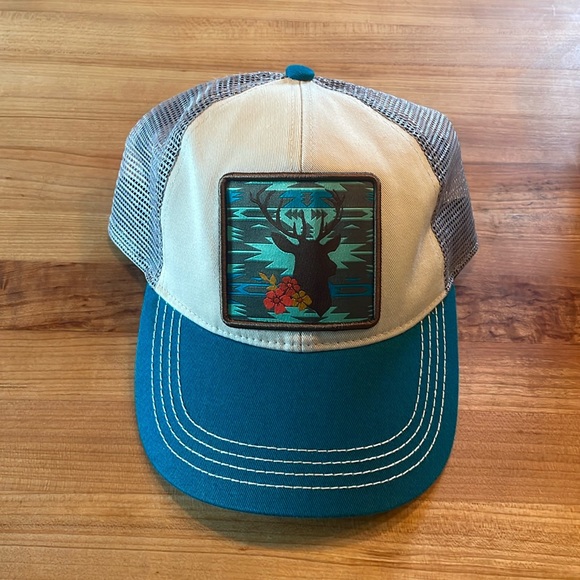 Womens hat - Picture 1 of 7